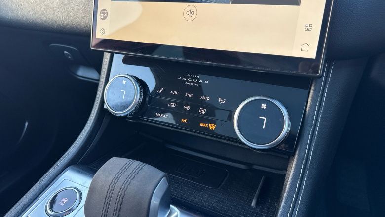 Jaguar F-Pace 2.0 D200 R-Dynamic Black 5dr Auto AWD Diesel Estate